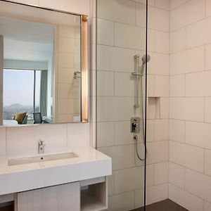 Deluxe King Room Panoramic Scenery